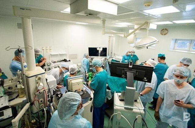 Нижнекамские врачи провели операцию по удалению злокачественной опухоли с прорастанием в наружную подвздошную артерию